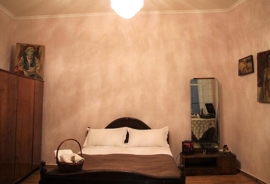 Тбилиси: Guri's Apartment in Old Tbilisi