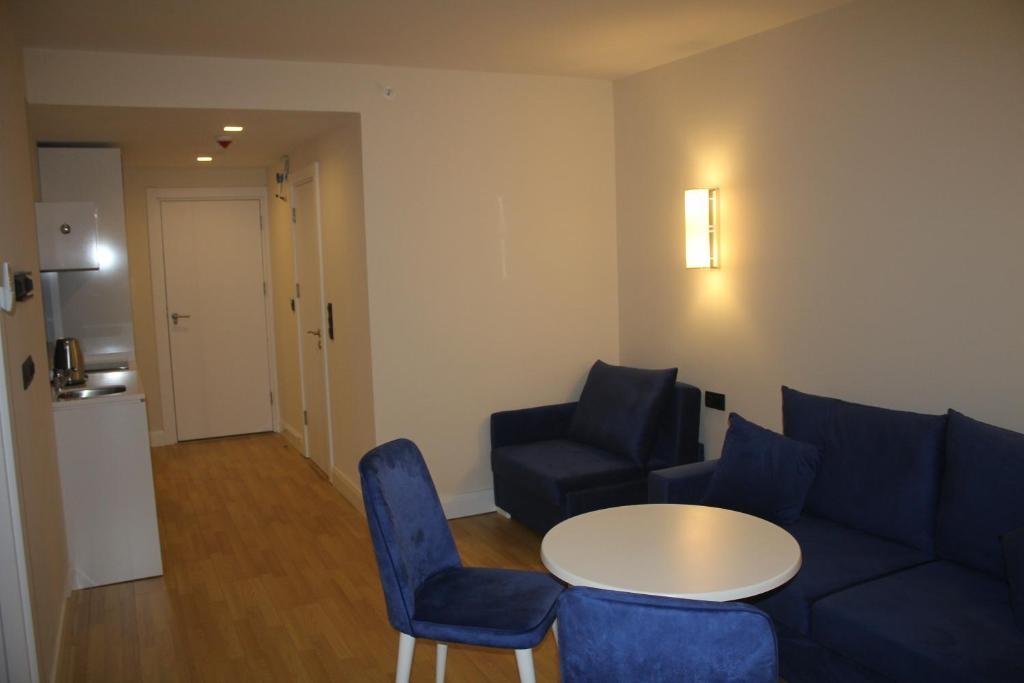 Батуми: Guga Apartments in Orbi Twin Tower