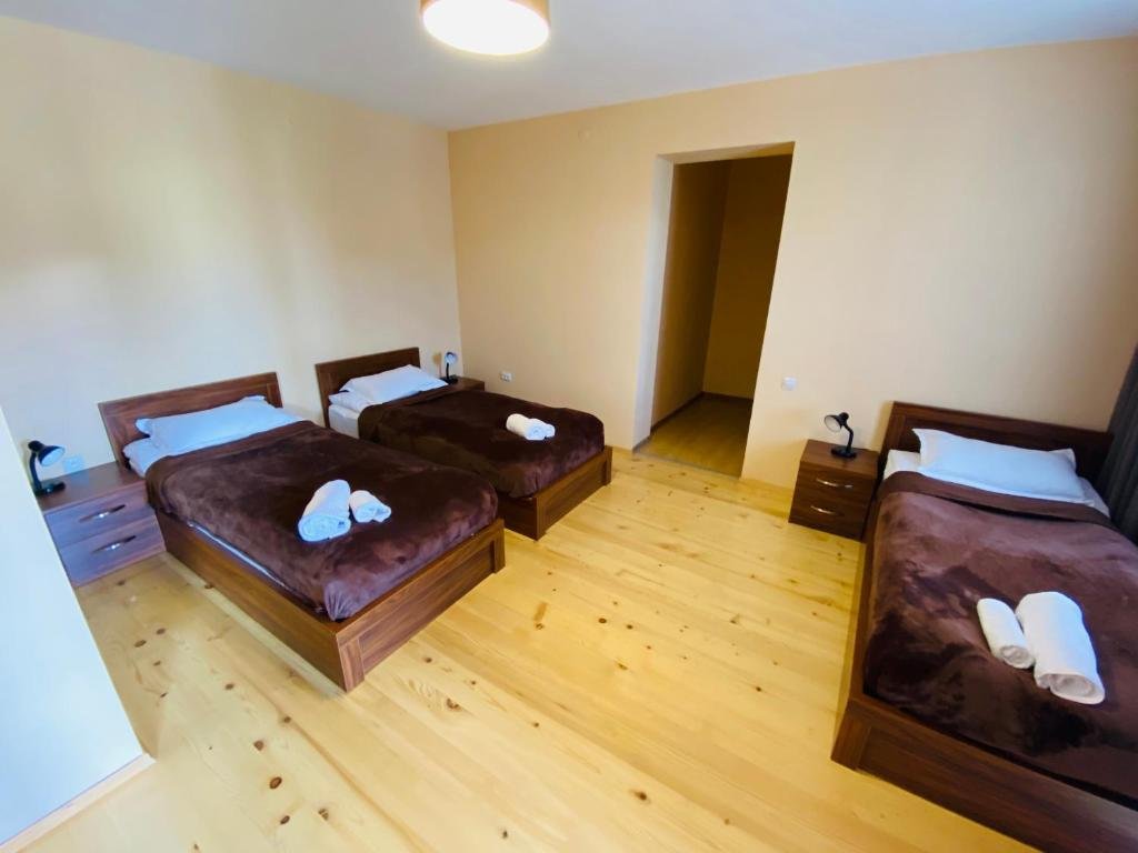 Местиа: Guesthouse AlpenRose
