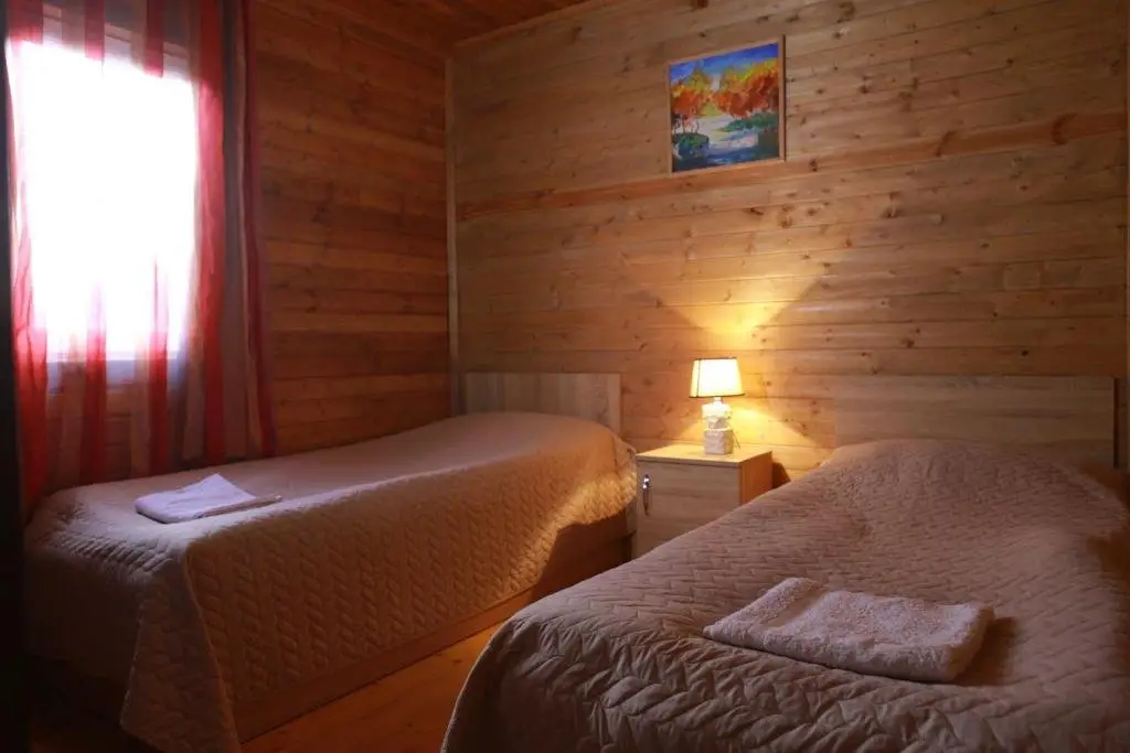 Местиа: Cottage Woodside
