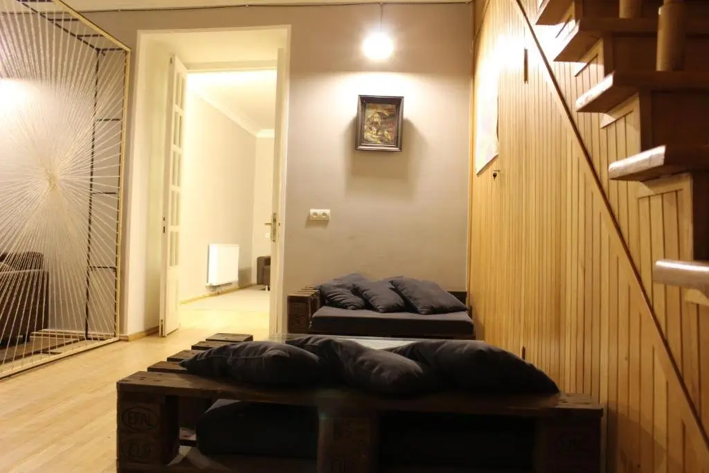 Тбилиси: Comfort Zone In Old Tbilisi