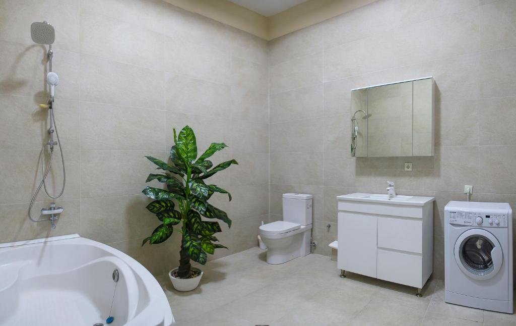 Тбилиси: Exquisite Two Bedroom Apartment With a Mezzanine