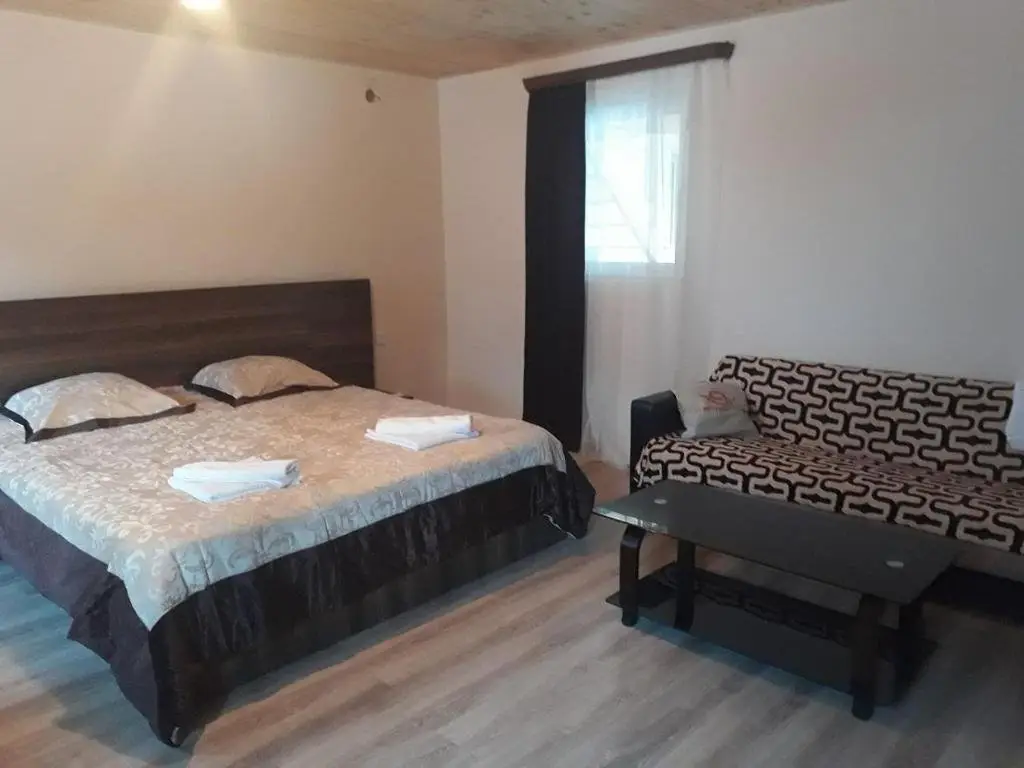 Местиа: Guest House Khergiani
