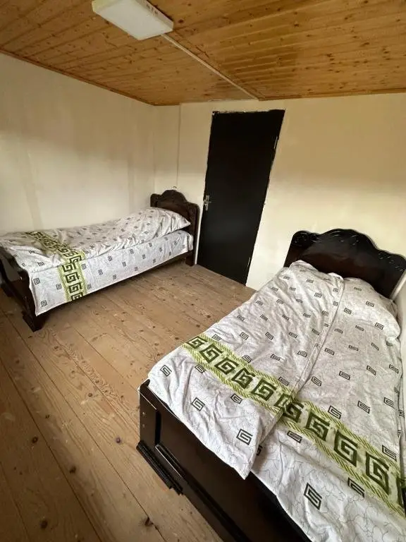 Амбролаури: Guesthouse Space