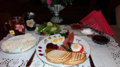 Кутаиси: Guest House T&N
