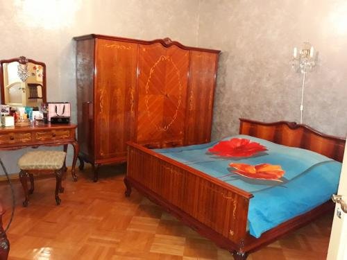 Кутаиси: friends house