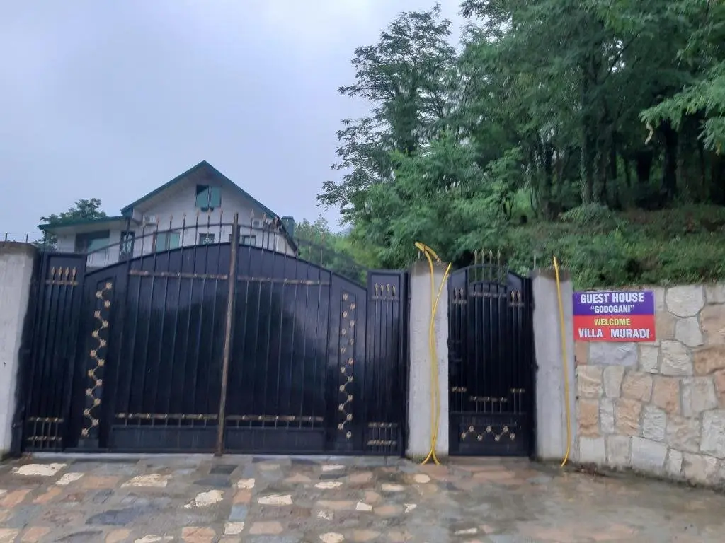 Кутаиси: Guest House Godogani