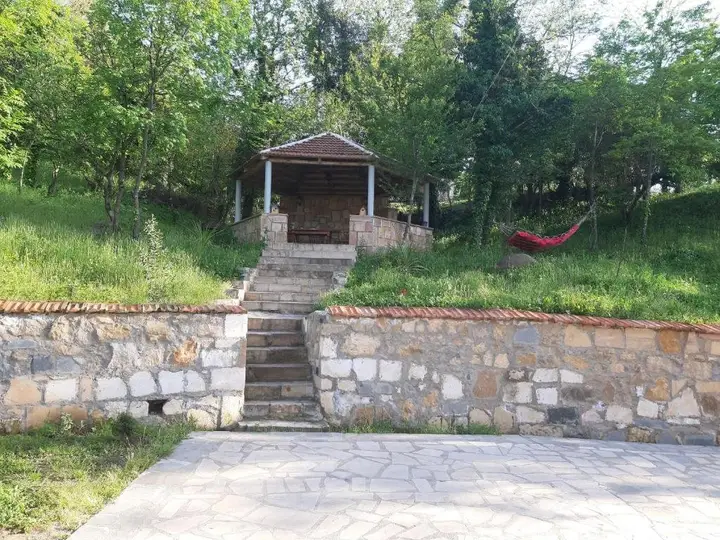 Кутаиси: Guest House Godogani