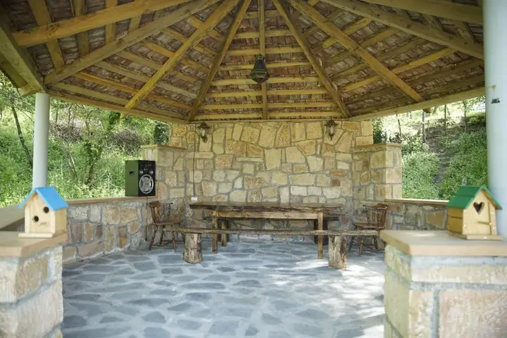 Кутаиси: Guest House Godogani