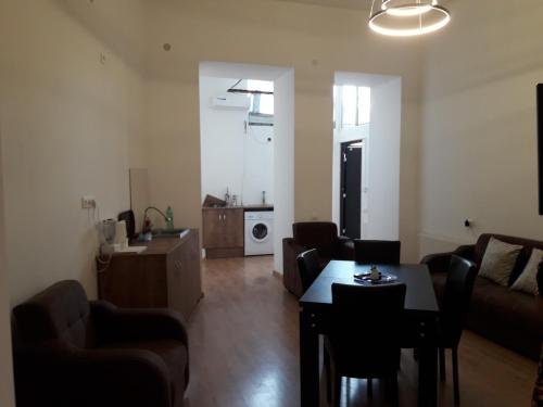 Тбилиси: Dachi Apartament