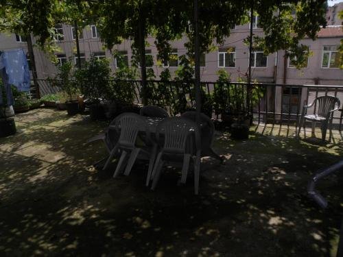 Батуми: Guest House on Griboedov Street