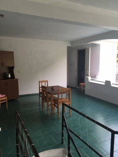 Батуми: Family Guest House Kananeli