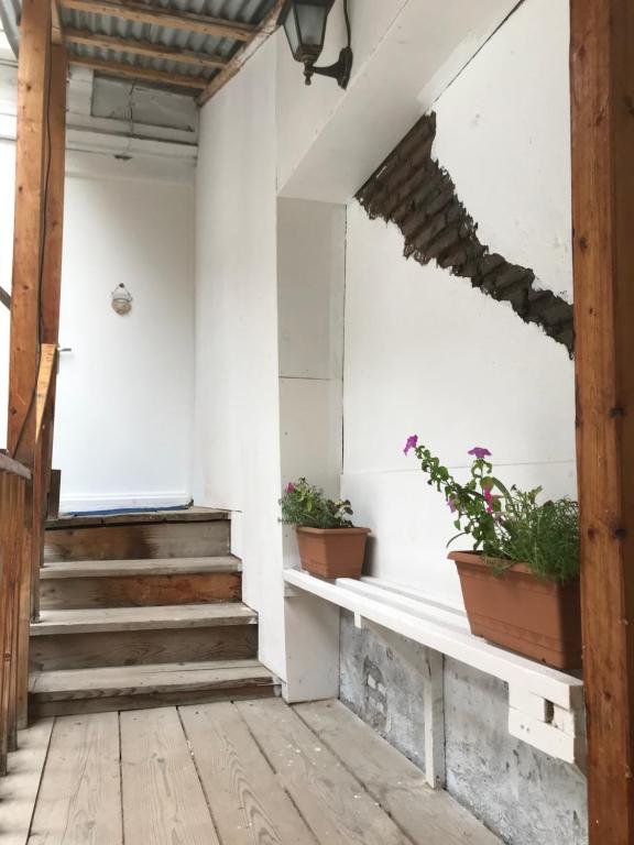 Тбилиси: Mariam's apartment in Old Tbilisi