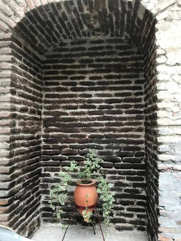 Тбилиси: Mariam's apartment in Old Tbilisi
