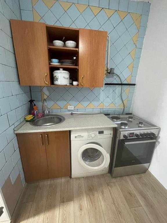 Ташкент: One Bedroom Apartment Near Buyuk Ipak Yuli Metro Station, Located in Downtown