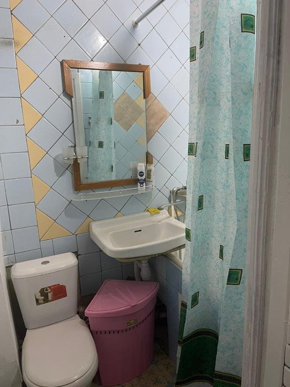 Ташкент: One Bedroom Apartment Near Buyuk Ipak Yuli Metro Station, Located in Downtown
