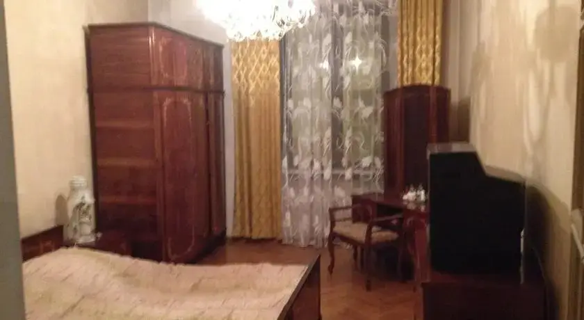 Батуми: Guest House Guliko
