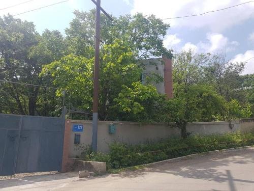 Тбилиси: Modern house in Tskneti