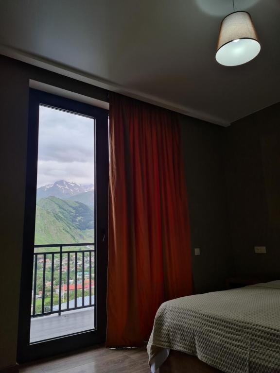 Степанцминда: Kazbegi 4U