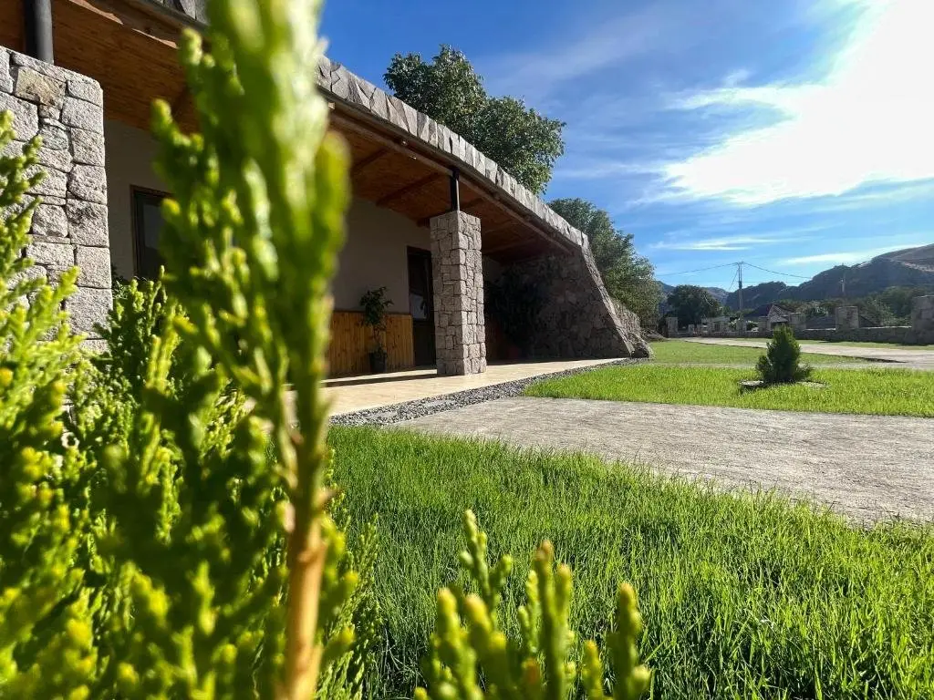 Вардзиа: Hotel Hobbiton