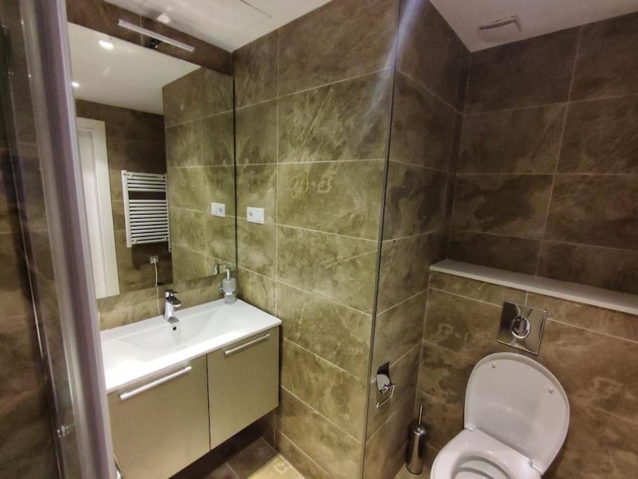Батуми: Leo Group Luxury Apartment 24-32 Alliance Palace