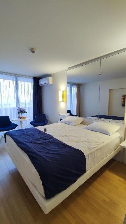 Батуми: Orbi City Tower 3559