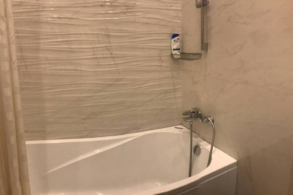 Алматы: YourHouse AFD Plaza Apartment