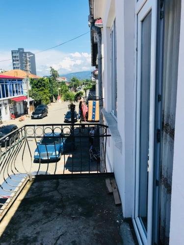 Кобулети: Ninoshvili Street Apartment