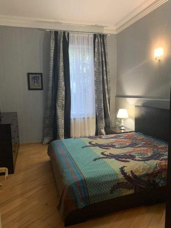 Тбилиси: 3 bedroom apartment on mtskheta street