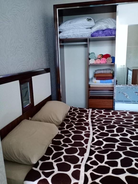 Батуми: Kvartira na perosmani 16/A. 7 etazh -75 kvartira