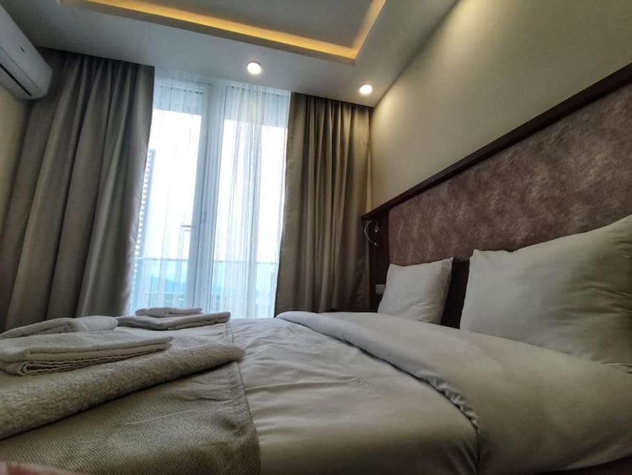 Батуми: Leo Group Apartment 14-302B Sunrise Batumi