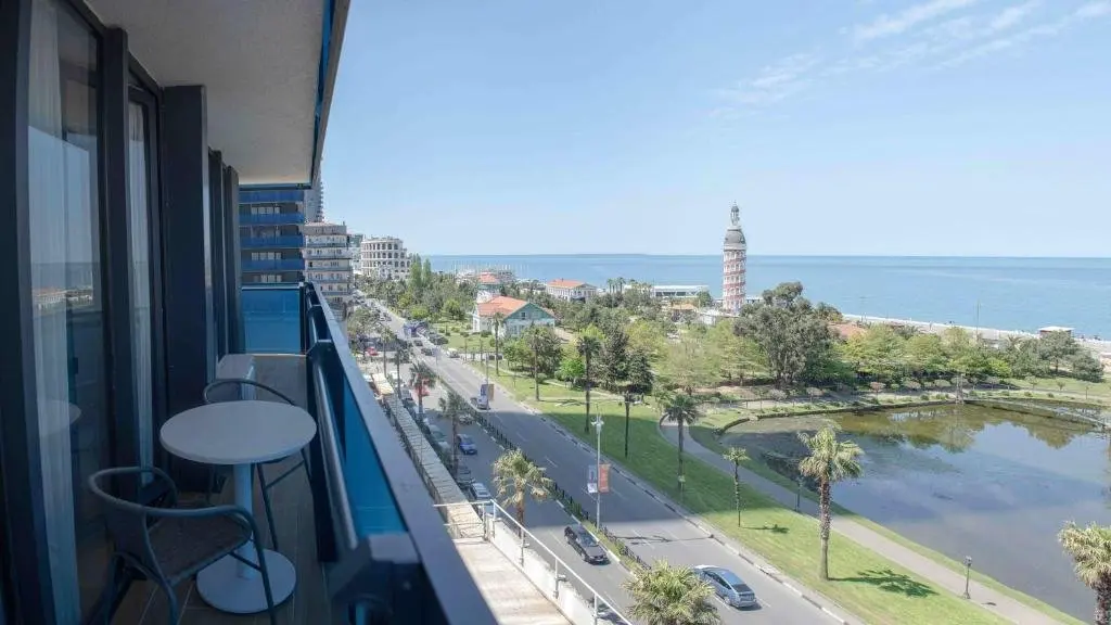 Батуми: Lovely 2BR Apartment near by Sea