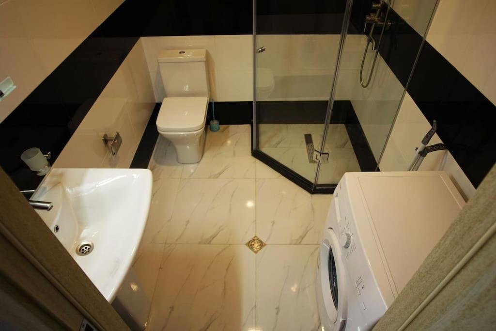 Батуми: Leo Group Apartment 22-03 Elegance Batumi