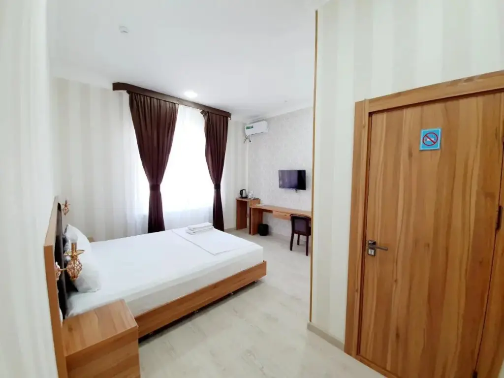 Ташкент: Baraka Hotel (Барака)