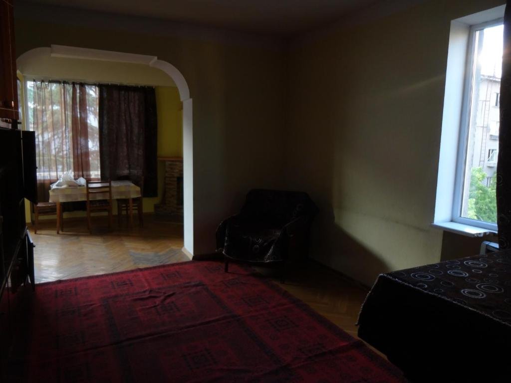 Тбилиси: 2 bedroom apartment in Saburtalo near Delisi Subway