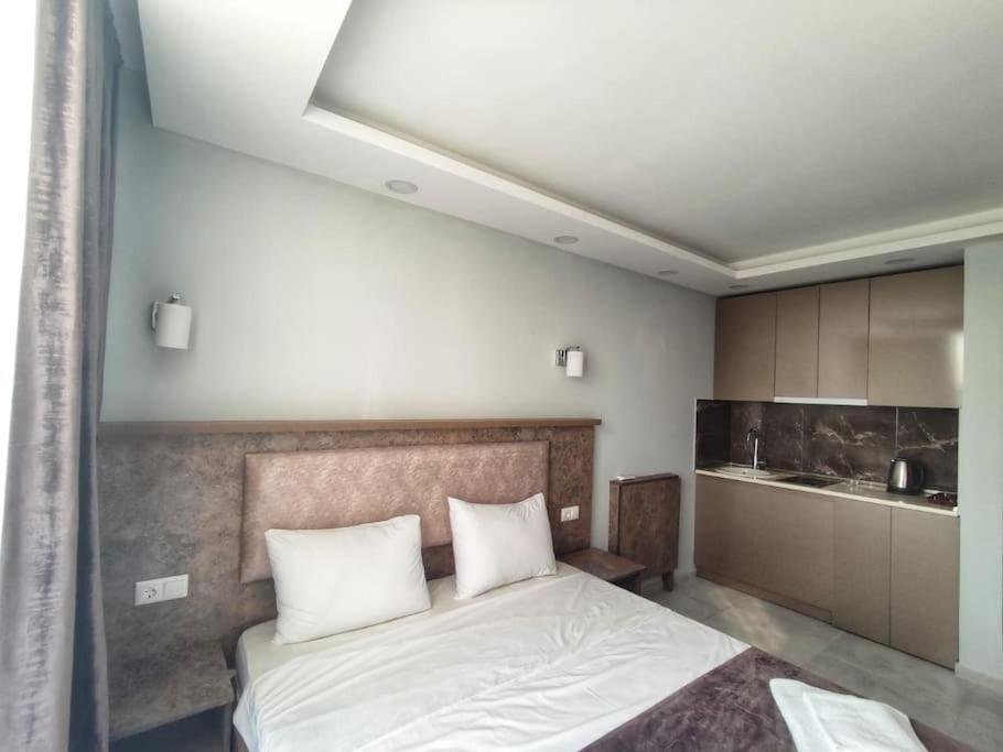 Батуми: Leo Group Apartment 13 277B Sunrise Batumi
