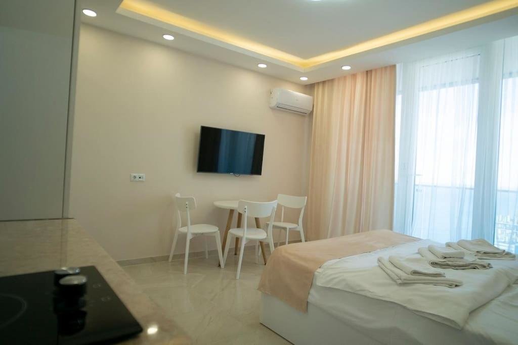 Батуми: Leo Group Apartment 14 295 Sunrise Batumi
