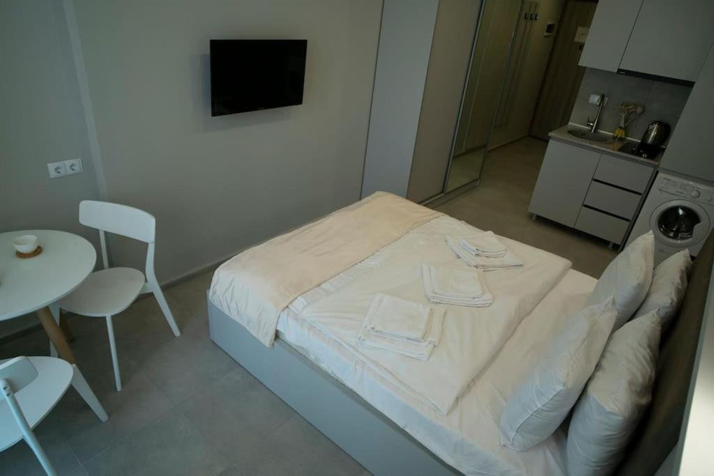 Батуми: Leo Group Apartment 10 197A Sunrise Batumi