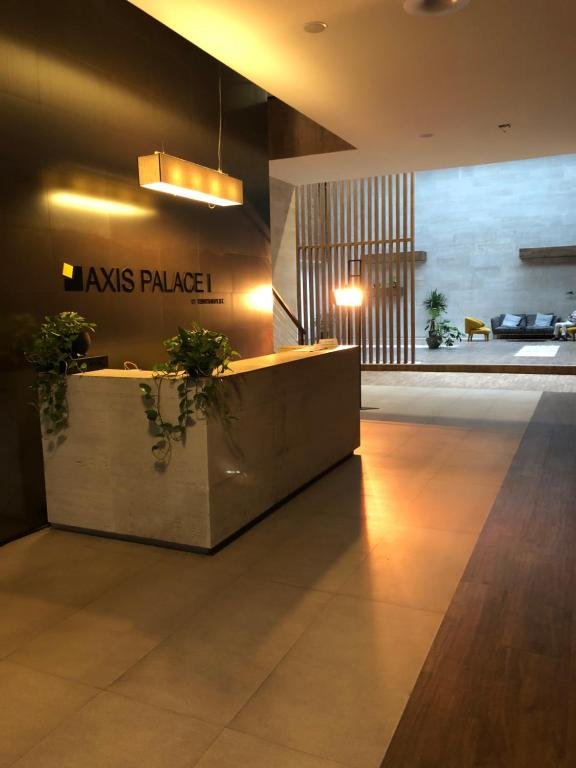Тбилиси: Apartment in axis palace 1