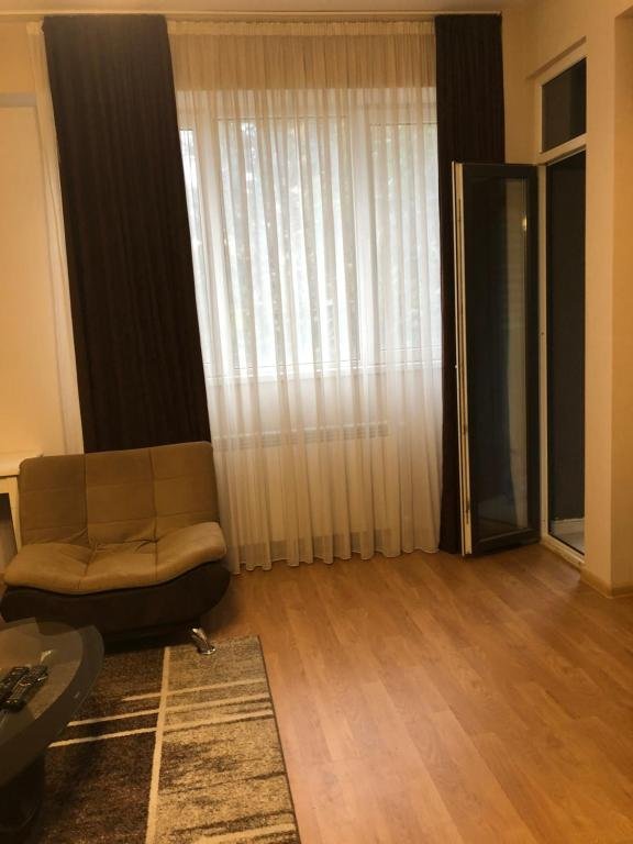 Тбилиси: Apartment in axis palace 1