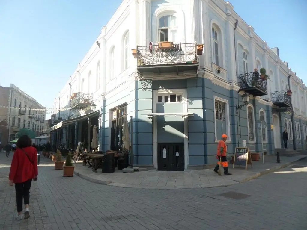 Тбилиси: 49/2 Davit Aghmashenebeli Avenue
