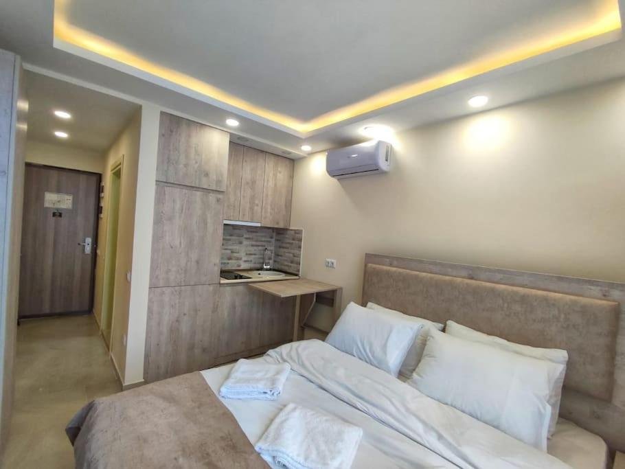 Батуми: Leo Group Apartment 14 301A Sunrise Batumi