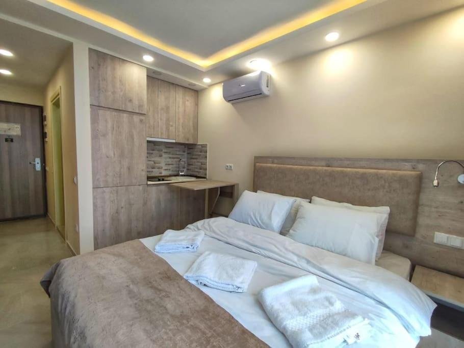 Батуми: Leo Group Apartment 14 301A Sunrise Batumi