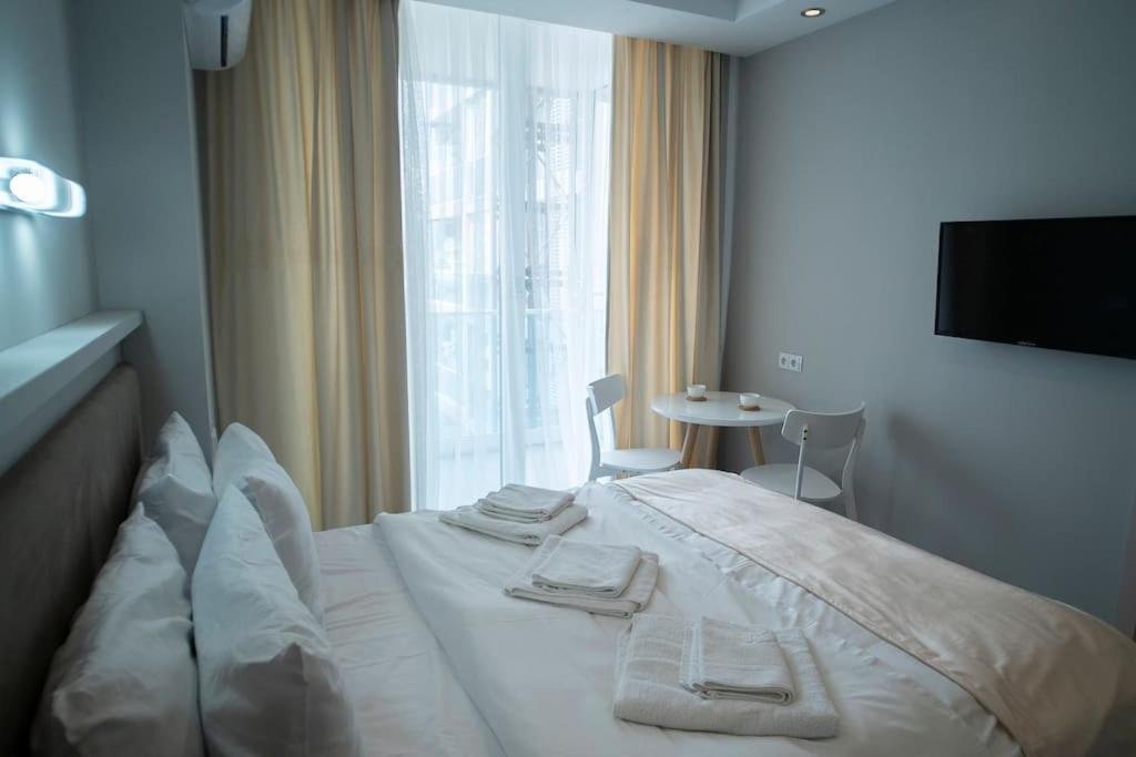 Батуми: Leo Group Apartment 10 197B Sunrise Batumi