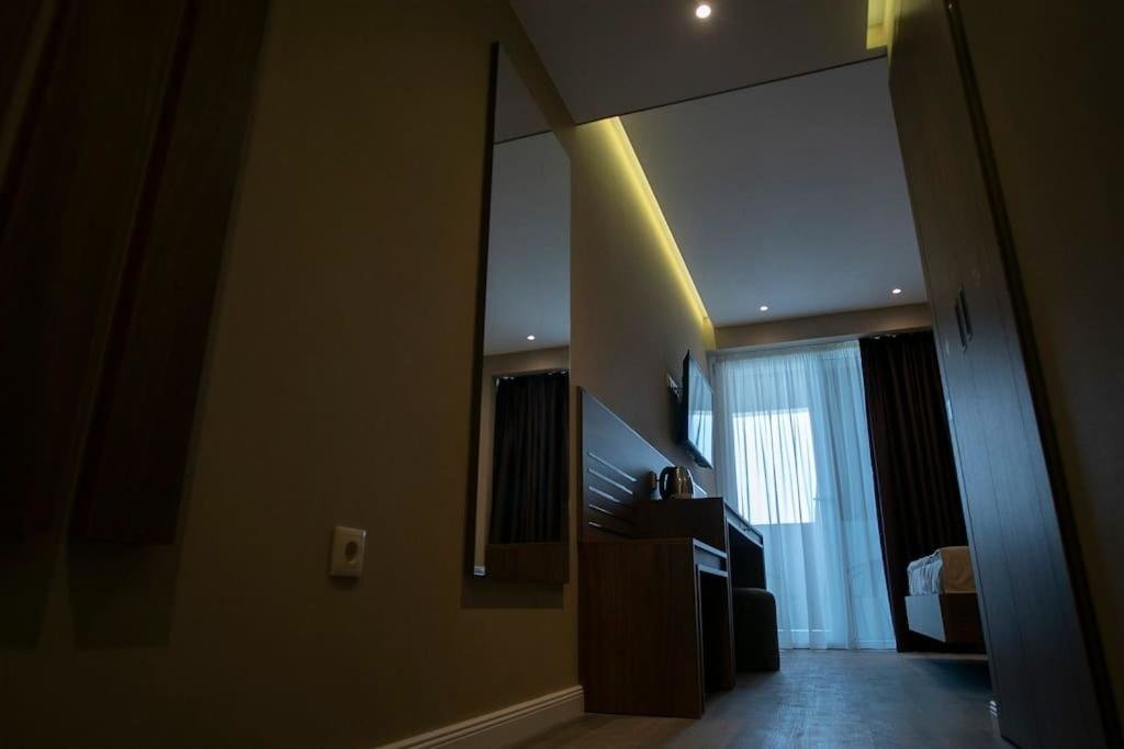 Батуми: Leo Group Luxury Apartment 24 11 Alliance Palace