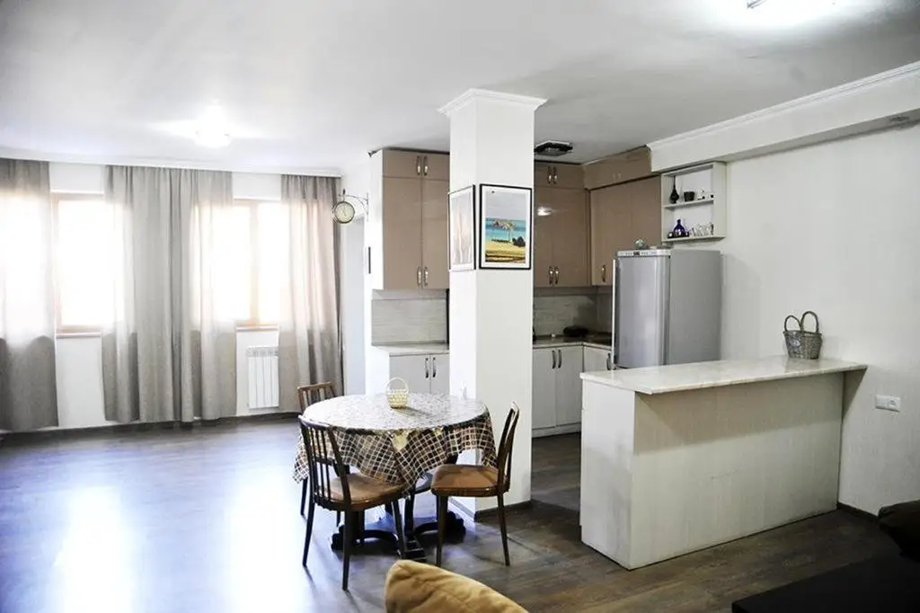 Тбилиси: 25 Ioseb Grishashvili Street