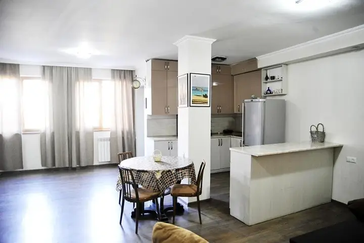 Тбилиси: 25 Ioseb Grishashvili Street