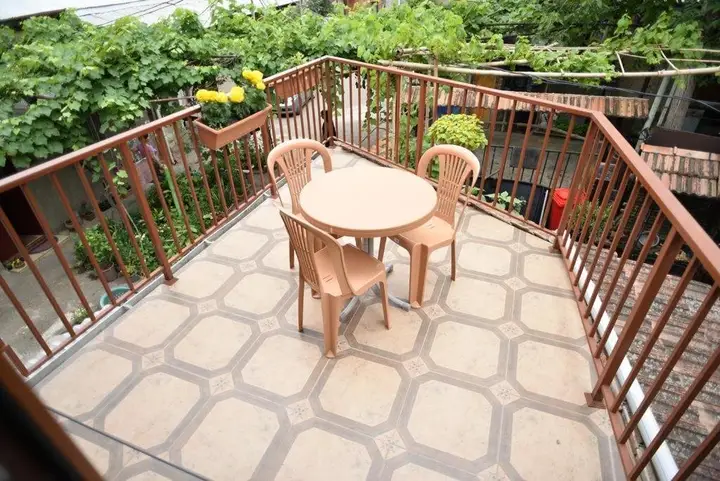 Тбилиси: 25 Ioseb Grishashvili Street