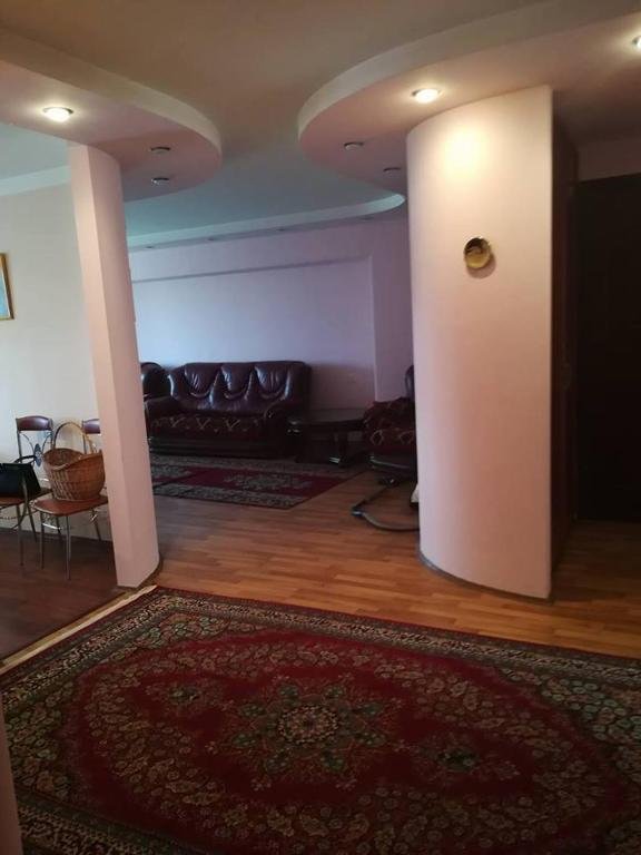 Тбилиси: 4 Zhiuli Shartava Street