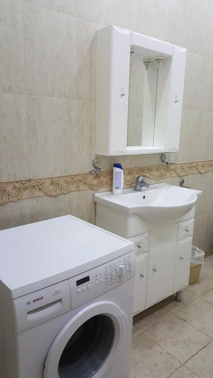Тбилиси: 21 Simon Janashia Street Apartment 1